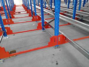 China Pallet shuttle racking system material SS400/Q235B Corrosion Protection on sale
