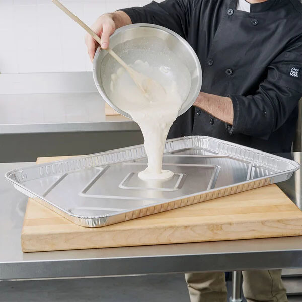 Disposable aluminum baking tray close-up