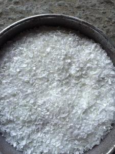 China Anhydrous magnesium chloride flakes 99% min on sale