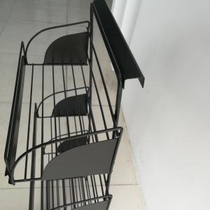 Quality Metal Candy Display Rack Shelf Fittings Bakery Store Coffee Store for sale