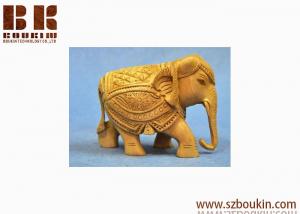 Quality 2018 new fashion hotsell eco wholesale handmade carving wooden decorations wood craft elephant gifts made in China for sale
