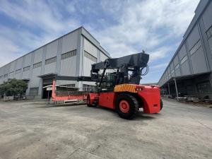 Quality 45 Ton Load CUMMINS QSM11-330 Cargo Container Stacker For Heavy Containers for sale