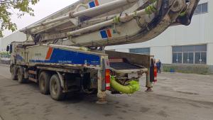 Quality Used Zoomlion Model 2013 56m White Concrete Pump Truck With Benz Chassis for sale