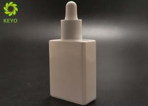 China 0.5OZ Glossy White Glass Small Essential Oil Bottles With Rubber Dropper on sale