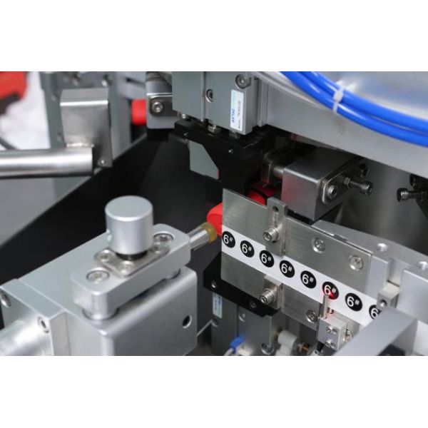 2KW 220VAC PLC Control Lipstick Labeling Machine 1