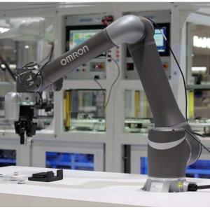Collaborative Robot TM14 With CNC robotic Arm For Loading And Unloading As Pick