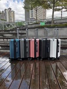 China OEM ODM ABS PC Luggage Waterproof Hard Shell With Zipper Closure on sale