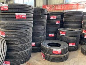 China Radial Heavy Duty Trailer Tires 11R22.5 12R22.5 Semi Trailer Tires on sale