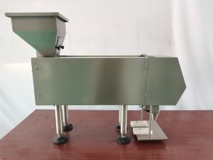 China 6 Passageway Soft Capsule Counter Machine Semi - Automatic Made Of Stainless Steel on sale