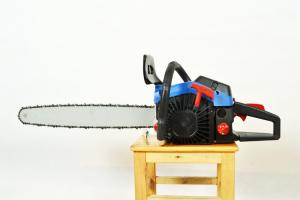 China Hedge Trimmer Gas Powered Chain Saw With Compact Structure 0.65kw/8000rpm on sale