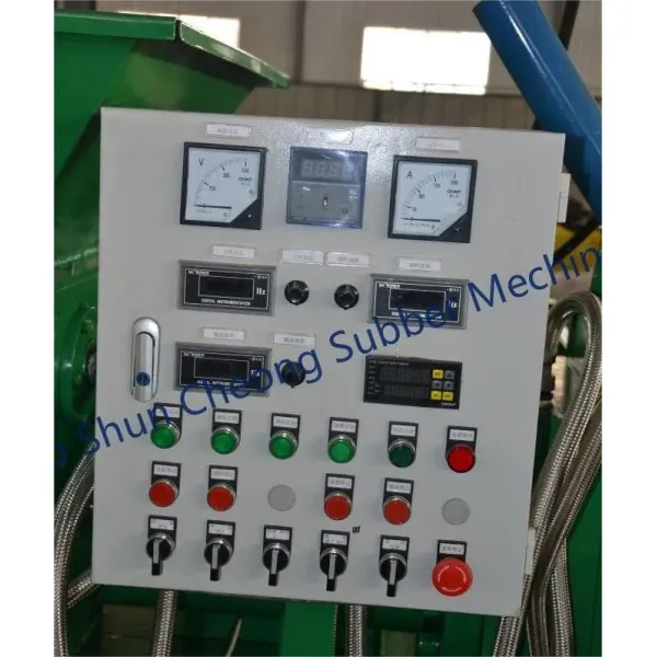 Two Rotor Force Feeding Rubber Stainer Extruder / Rubber Filtering Machine