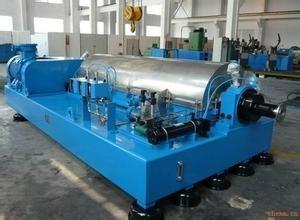 Quality Horizontal Centrifugal Decanter Centrifuges 2 / 3 Phase For Industrial Waste Water Treatme for sale