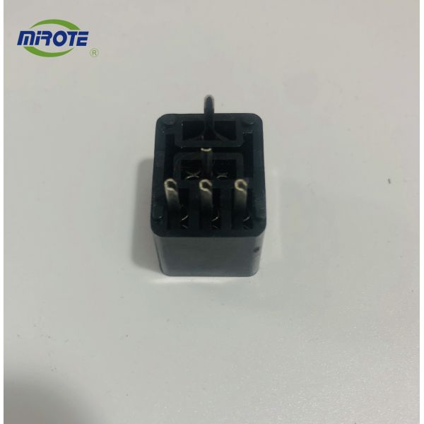 5 Terminals Micro Automotive Relay Pcb Socket For Relay 40 Amp PC Board Mounting