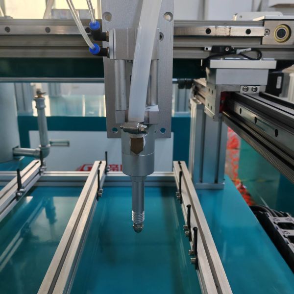 Multi Function Glue Dispensing Machine Applied in LED Flood Light Assembly