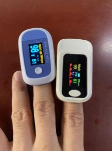 Quality Small OLED Fingertip Pulse Oximeter Manual Adjustable For SpO2 Pulse Monitoring for sale