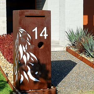 China OEM ODM Rusted Steel Garden Sculpture Outdoor Friendly Metal Tree Letter Box on sale